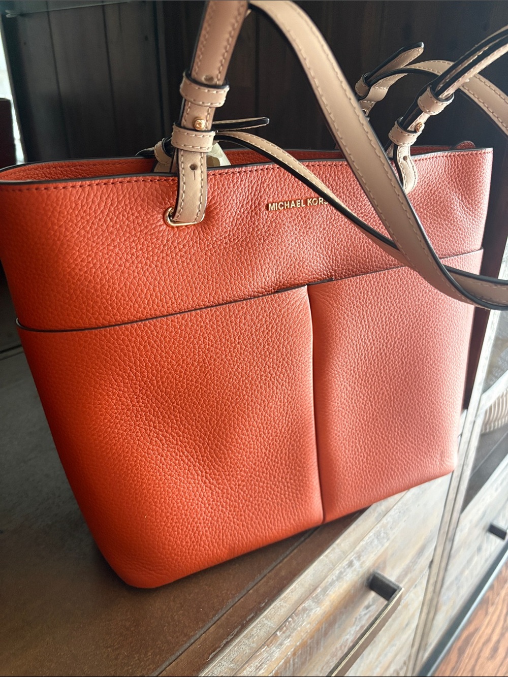 Michael Kors Orange Pebbled Leather shoulder bag with Cream Handles - Picture 2 of 11